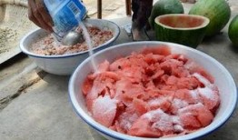 娱乐吃瓜酱农村,揭秘农村生活的趣味瞬间