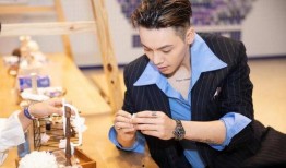 娱乐圈吃瓜二人,娱乐圈“瓜王”与“瓜后”的甜蜜邂逅